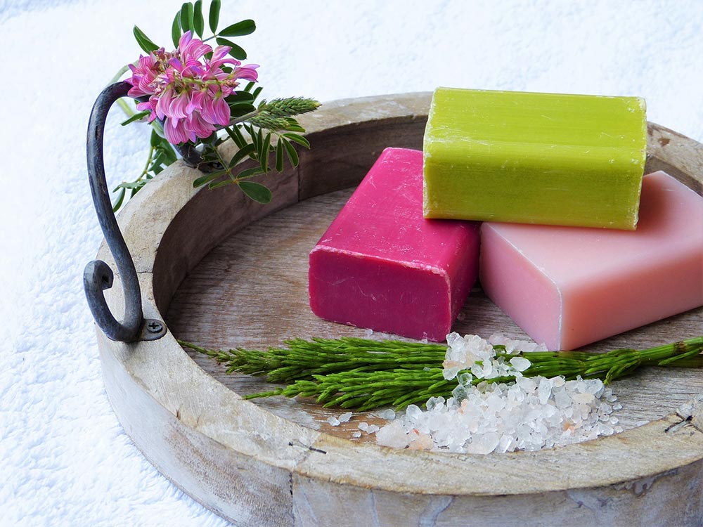soap-horsetail-salt-blossom-bloom-green-pink-soap-making